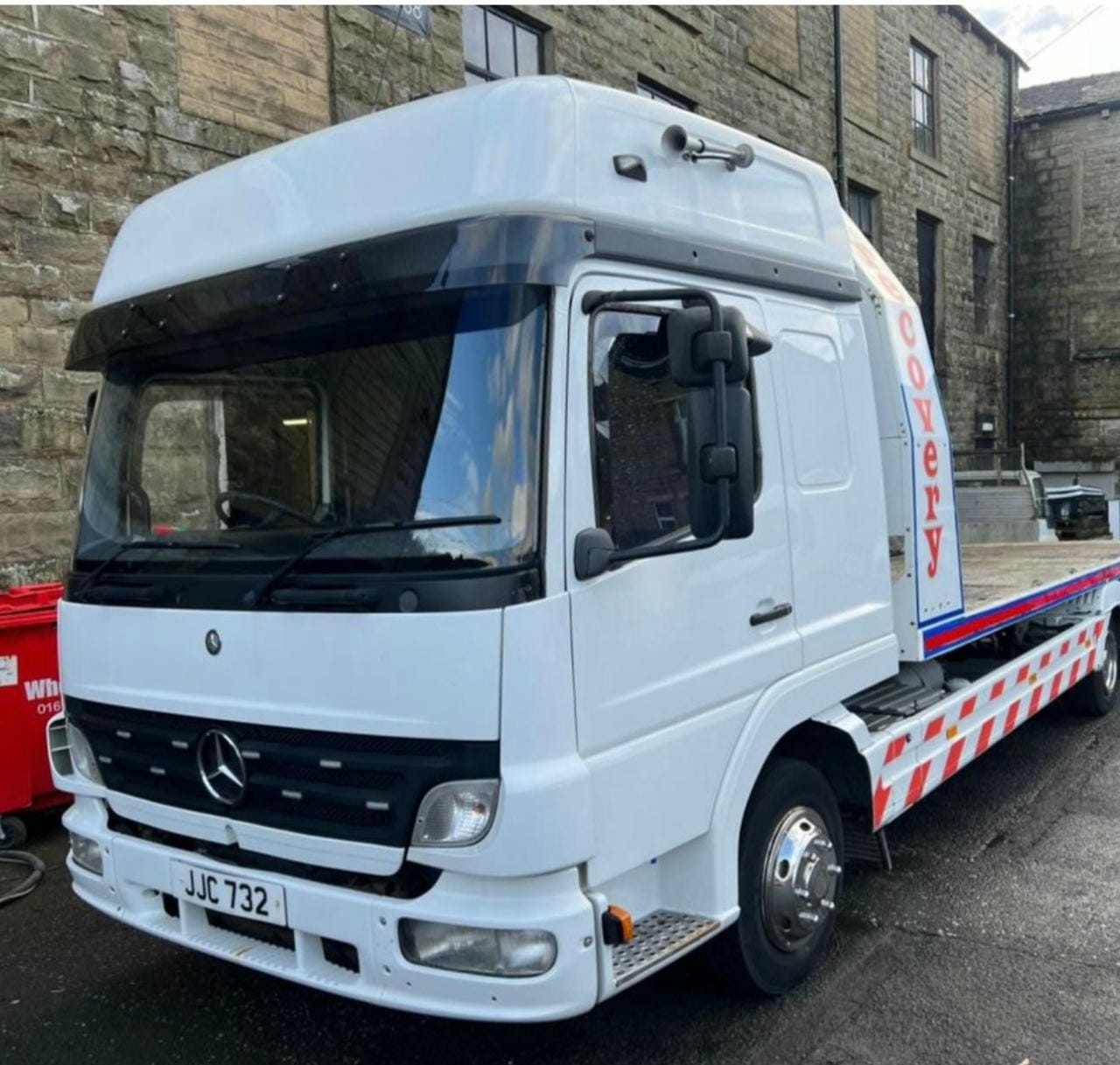 Simons new breakdown recovery flatbed.